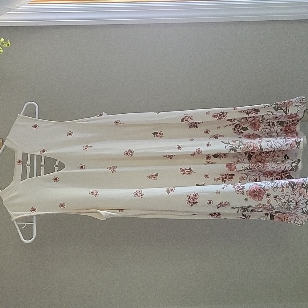 Key hole floral summer dress pink and cream and green tie back at neck